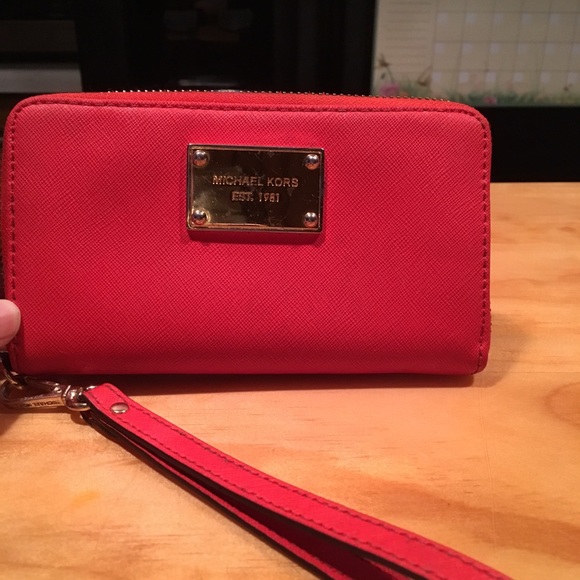 Michael Kors Red Crossgrain wristlet Clutch - Picture 1 of 6